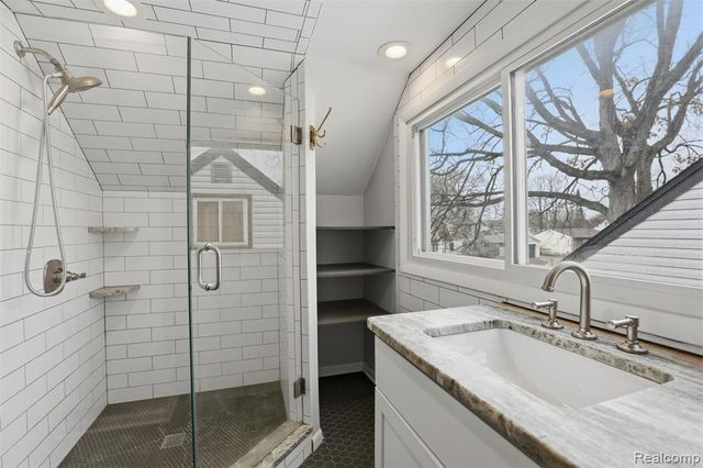 26604 Osmun Street, Madison Heights, MI 48071