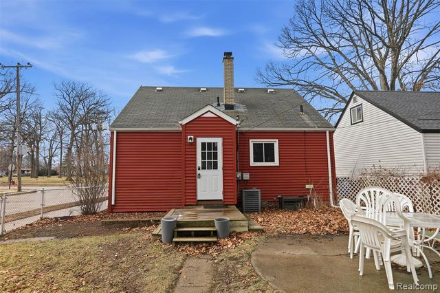 26604 Osmun Street, Madison Heights, MI 48071