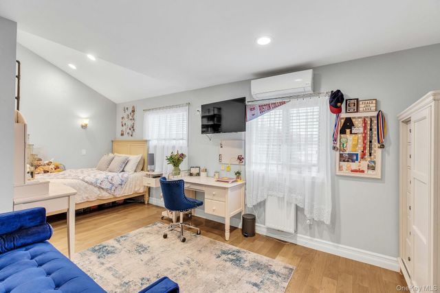 21 Terrell Lane, Hicksville, NY 11801