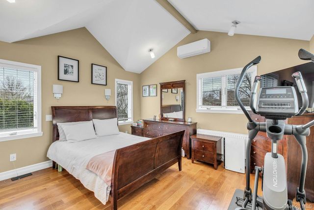 21 Terrell Lane, Hicksville, NY 11801