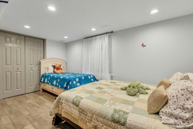 21 Terrell Lane, Hicksville, NY 11801