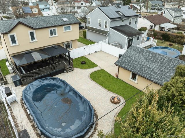 21 Terrell Lane, Hicksville, NY 11801