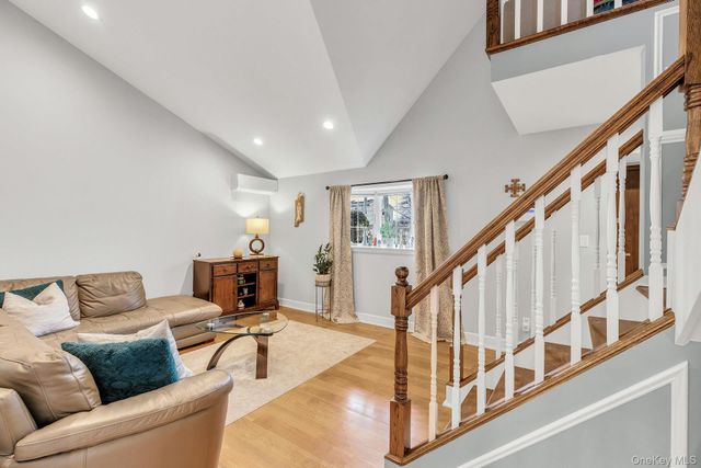 21 Terrell Lane, Hicksville, NY 11801