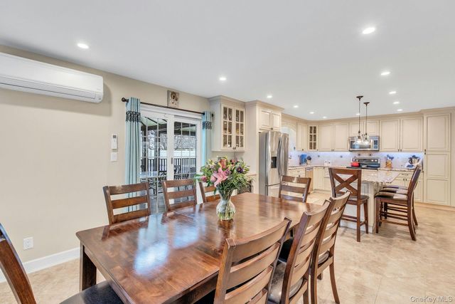 21 Terrell Lane, Hicksville, NY 11801