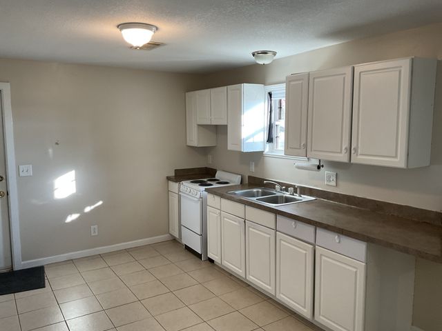 811 17th Ave, E, Springfield, TN 37172