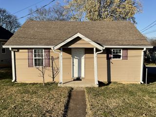 811 17th Ave, E, Springfield, TN 37172