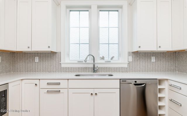 6408 St. Bernadette Ave, Prospect, KY 40059