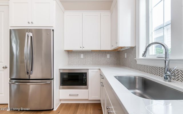 6408 St. Bernadette Ave, Prospect, KY 40059