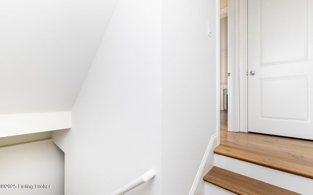 6408 St. Bernadette Ave, Prospect, KY 40059