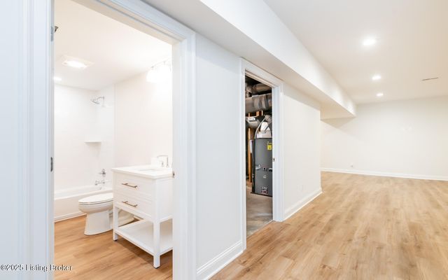 6408 St. Bernadette Ave, Prospect, KY 40059