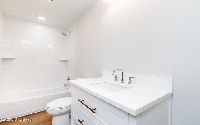 6408 St. Bernadette Ave, Prospect, KY 40059