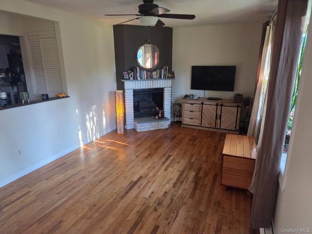 45 Sunset Drive, Walden, NY 12586