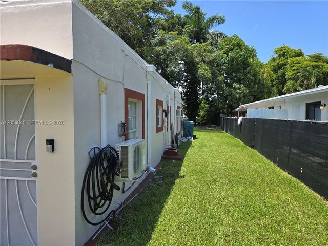 1293 NE 110th St B, Miami, FL 33161
