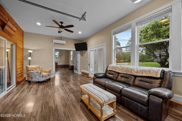 101 Grimsby Place, Jacksonville, NC 28540