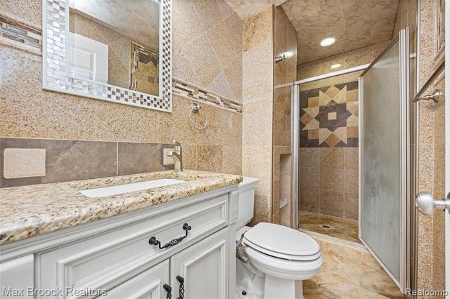 38327 Sleigh Drive, Sterling Heights, MI 48310