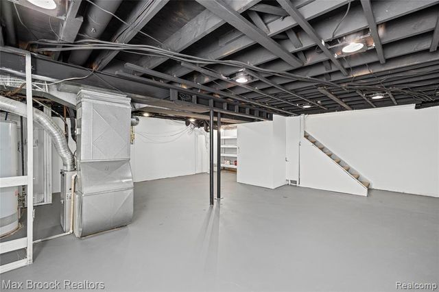 38327 Sleigh Drive, Sterling Heights, MI 48310