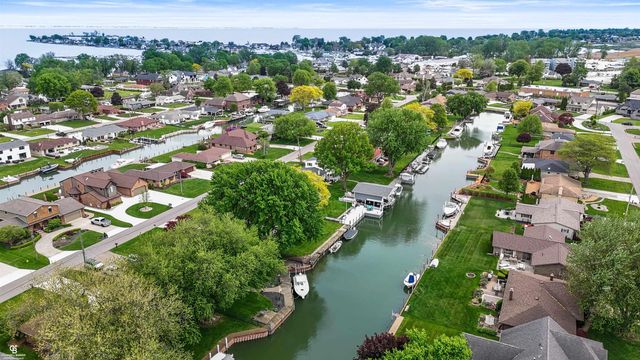 41397 Clairpointe St Street, Harrison Twp, MI 48045