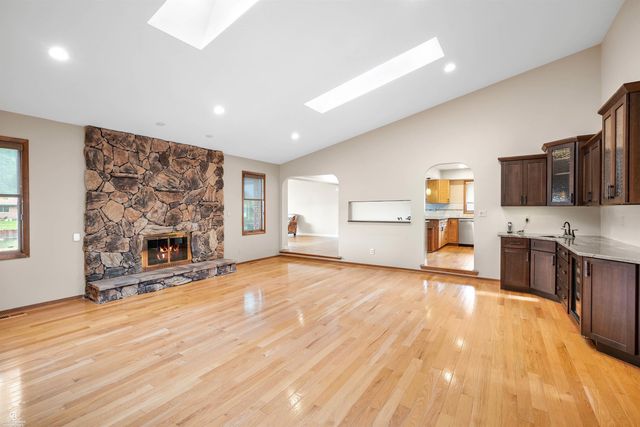 41397 Clairpointe St Street, Harrison Twp, MI 48045