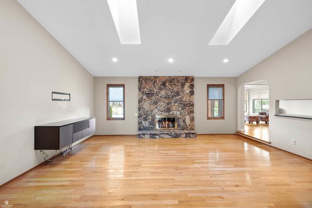 41397 Clairpointe St Street, Harrison Twp, MI 48045