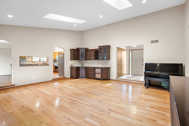 41397 Clairpointe St Street, Harrison Twp, MI 48045