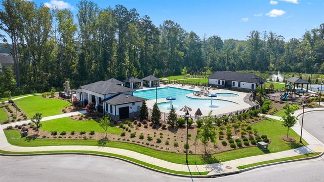 450 Silver Moon Drive, Loganville, GA 30052
