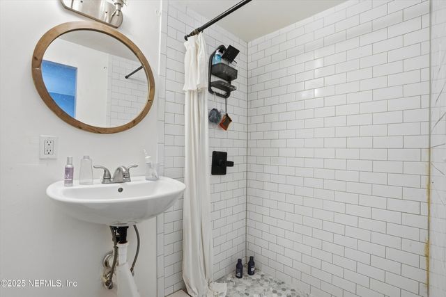 135 E 17TH Street, Jacksonville, FL 32206