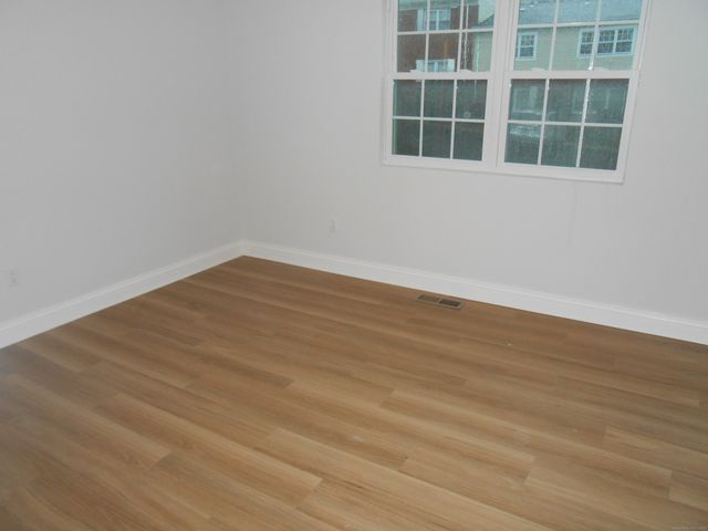 50 Greenhouse Road 42B, Bridgeport, CT 06606