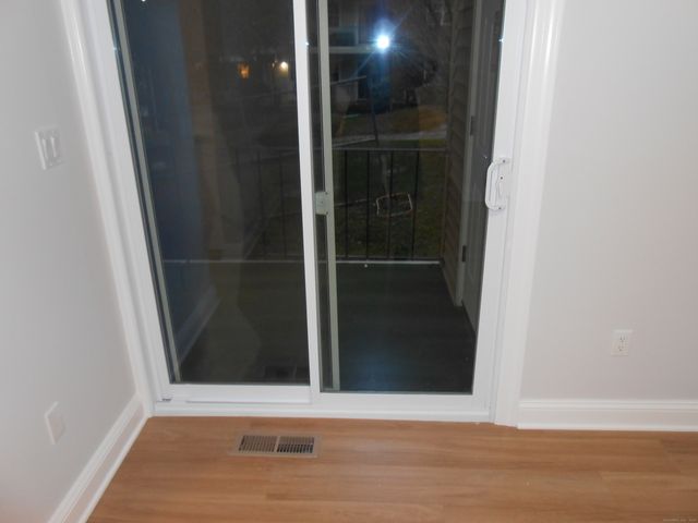 50 Greenhouse Road 42B, Bridgeport, CT 06606