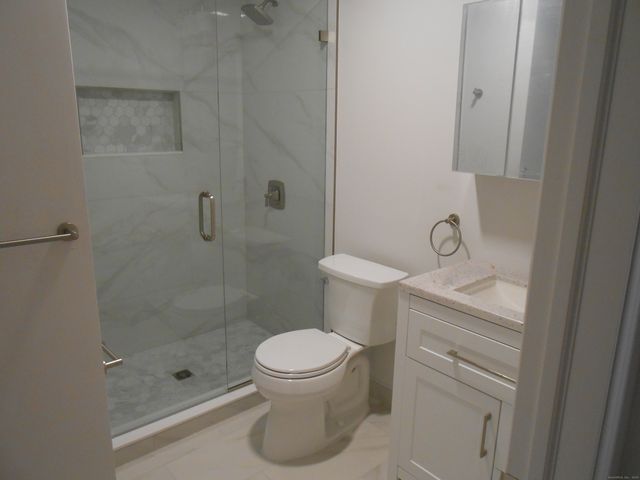 50 Greenhouse Road 42B, Bridgeport, CT 06606