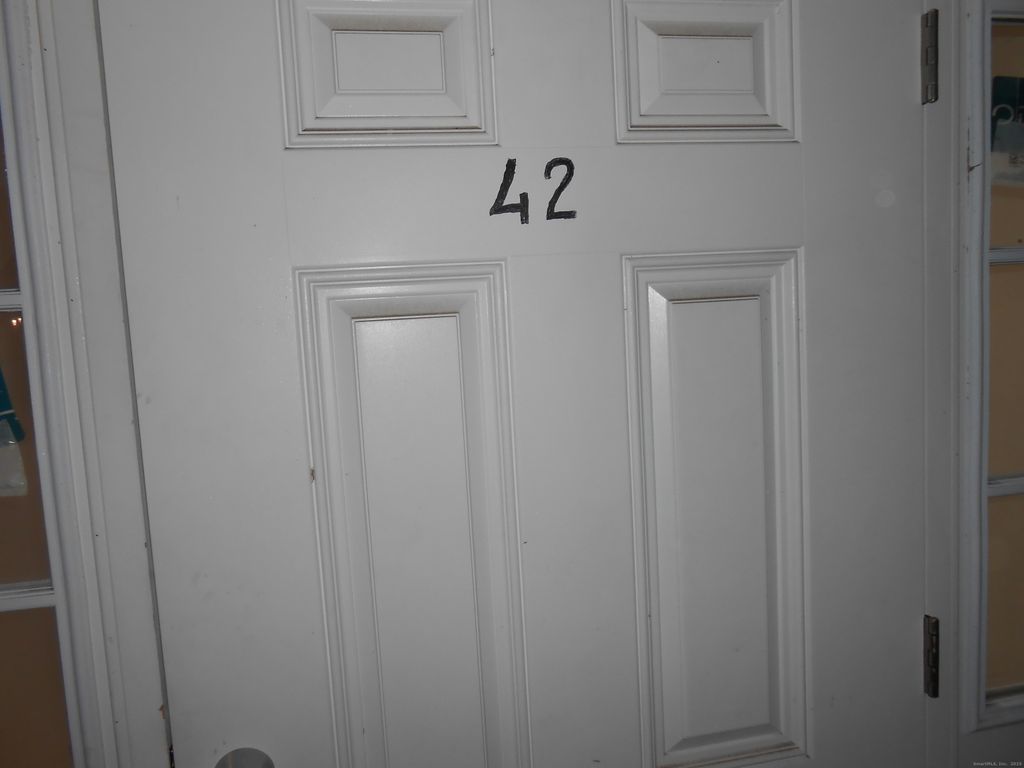 50 Greenhouse Road 42B, Bridgeport, CT 06606