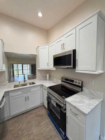 2067 SW 15th St 230, Deerfield Beach, FL 33442