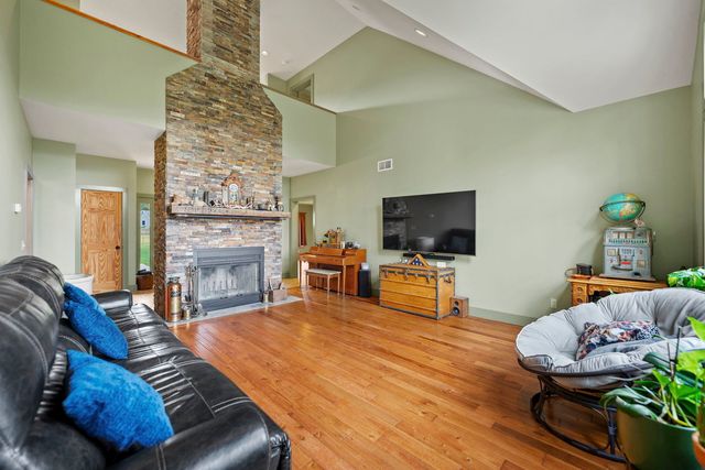 166 S ROCKY HILL Road, Galena, IL 61036