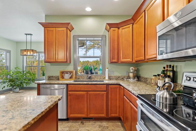 166 S ROCKY HILL Road, Galena, IL 61036