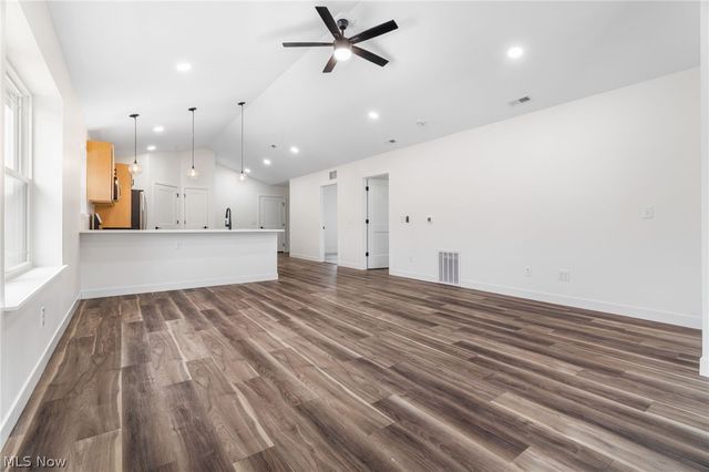 997 Beech Avenue, Millersburg, OH 44654