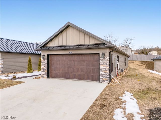 997 Beech Avenue, Millersburg, OH 44654