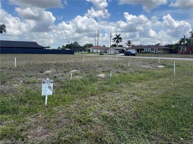 19 NE 9th PL, Cape Coral, FL 33909