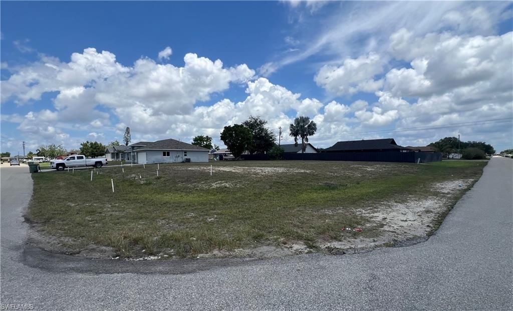 19 NE 9th PL, Cape Coral, FL 33909