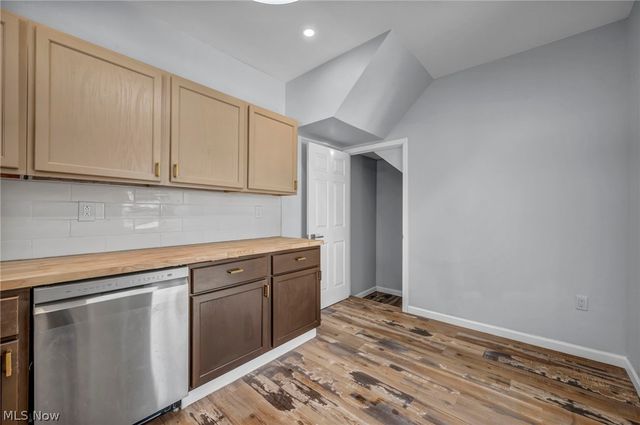 3064 W 16th Street, Cleveland, OH 44113