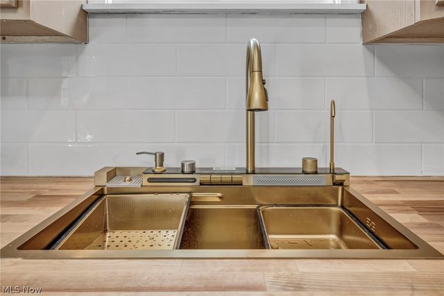 3064 W 16th Street, Cleveland, OH 44113