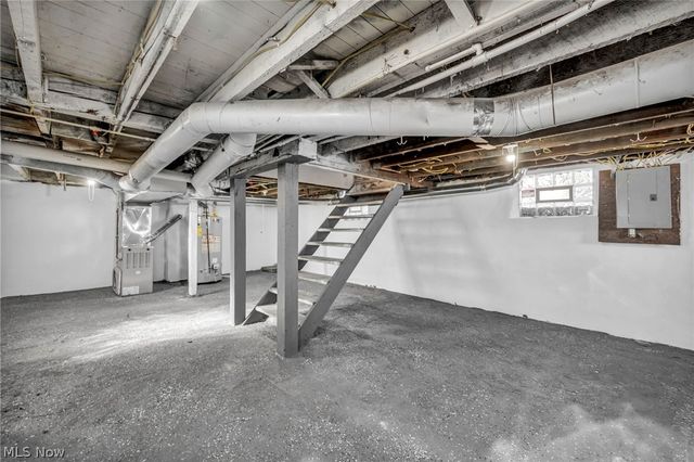 3064 W 16th Street, Cleveland, OH 44113