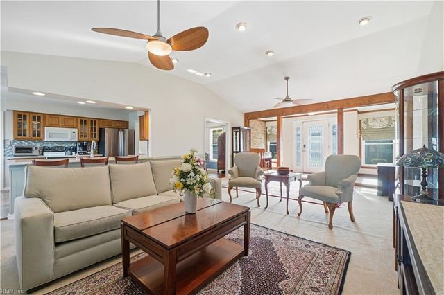 1302 Copper Stone CIR, Chesapeake, VA 23320