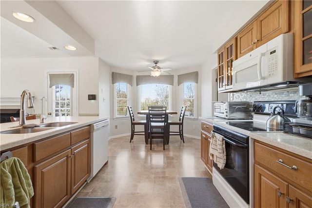 1302 Copper Stone CIR, Chesapeake, VA 23320