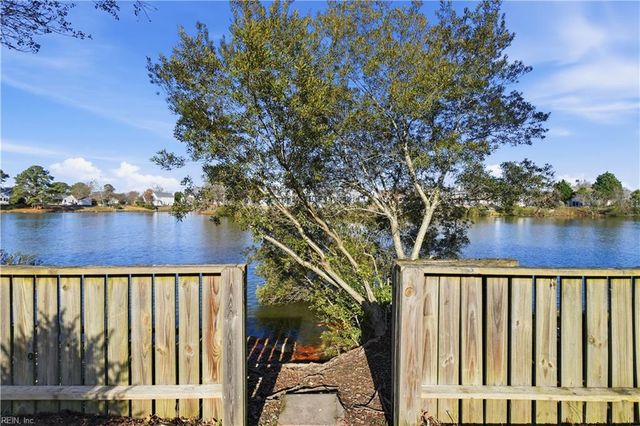 1302 Copper Stone CIR, Chesapeake, VA 23320