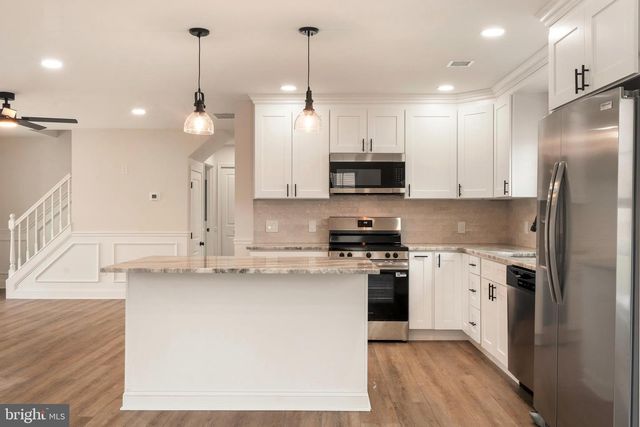 122 IVY HILL RD, Levittown, PA 19057