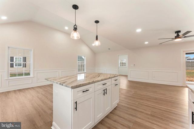 122 IVY HILL RD, Levittown, PA 19057