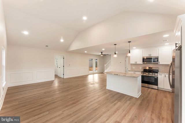 122 IVY HILL RD, Levittown, PA 19057