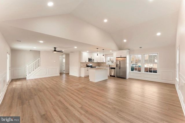 122 IVY HILL RD, Levittown, PA 19057