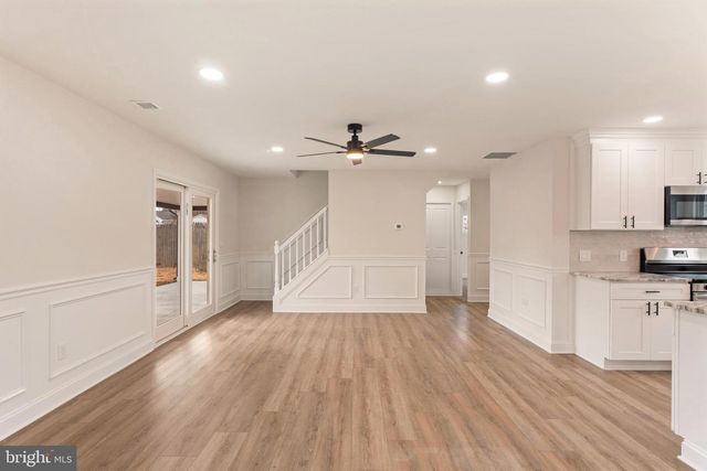 122 IVY HILL RD, Levittown, PA 19057