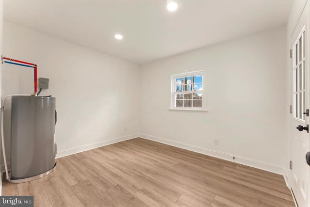 122 IVY HILL RD, Levittown, PA 19057