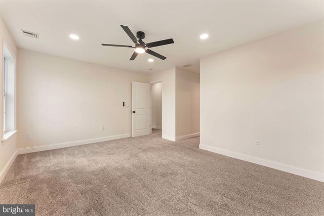 122 IVY HILL RD, Levittown, PA 19057